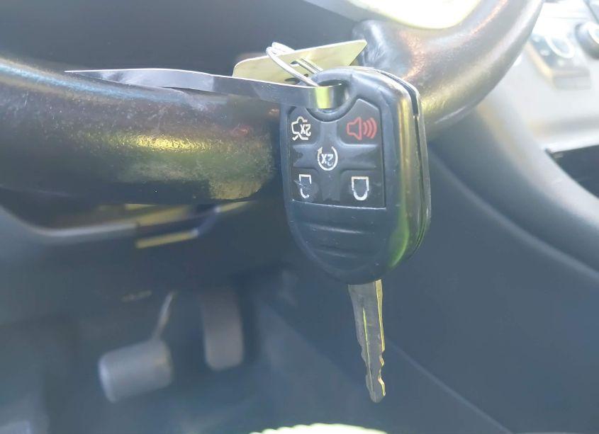 Photo 11 of 2015 Ford Taurus SEL (VIN 1FAHP2E88FG162411)