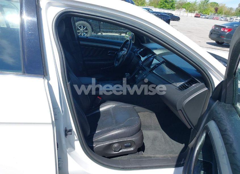 Photo 5 of 2016 Ford Taurus SEL (VIN 1FAHP2E88GG131659)