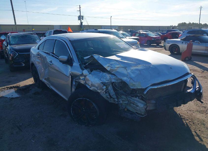 2016 Ford Taurus SEL (VIN 1FAHP2E88GG156836) main photo