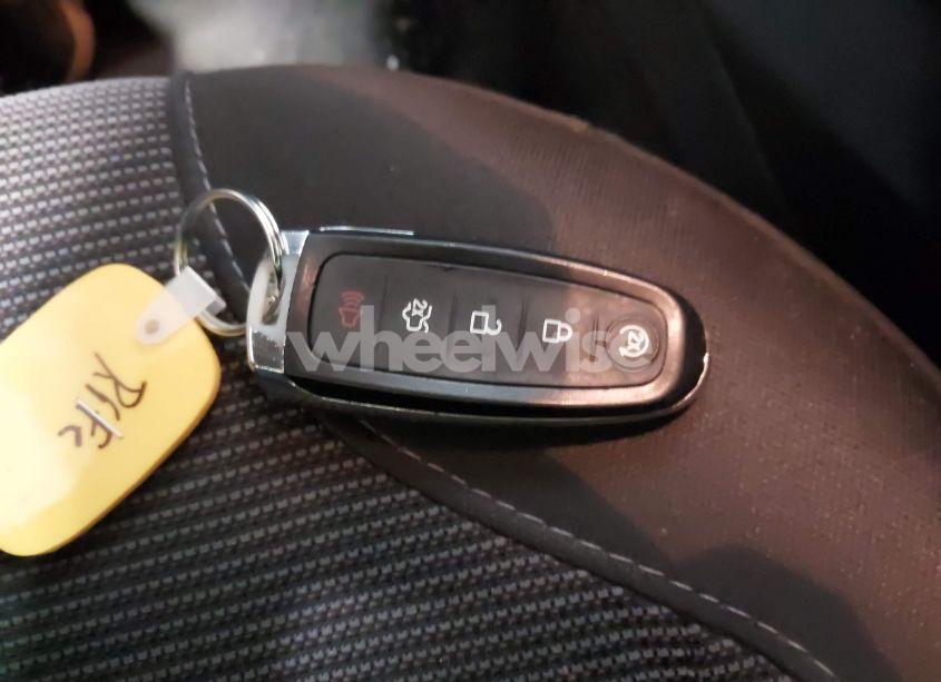 Photo 11 of 2015 Ford Taurus SEL (VIN 1FAHP2E89FG202589)