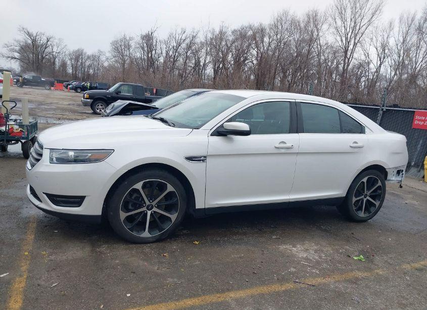 Photo 15 of 2015 Ford Taurus SEL (VIN 1FAHP2E8XFG182448)