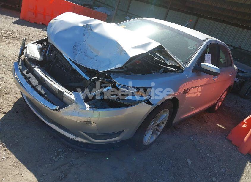 Photo 2 of 2016 Ford Taurus SEL (VIN 1FAHP2E91GG107258)