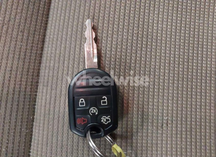 Photo 11 of 2016 Ford Taurus SEL (VIN 1FAHP2E98GG109895)