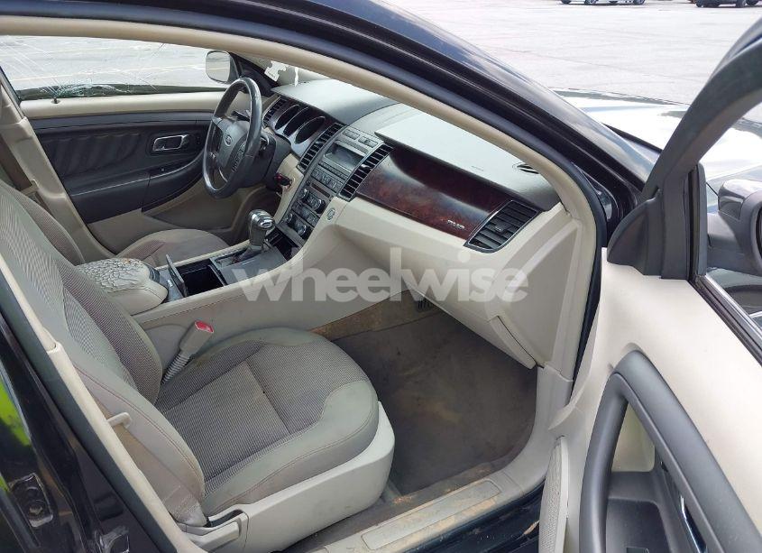 Photo 5 of 2010 Ford Taurus SEL (VIN 1FAHP2EW0AG147814)