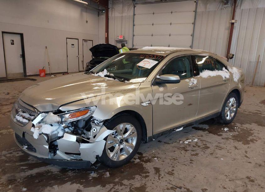 Photo 2 of 2010 Ford Taurus SEL (VIN 1FAHP2EW2AG124552)