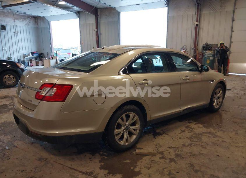Photo 4 of 2010 Ford Taurus SEL (VIN 1FAHP2EW2AG124552)