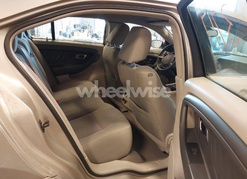 Photo 8 of 2010 Ford Taurus SEL (VIN 1FAHP2EW2AG124552)