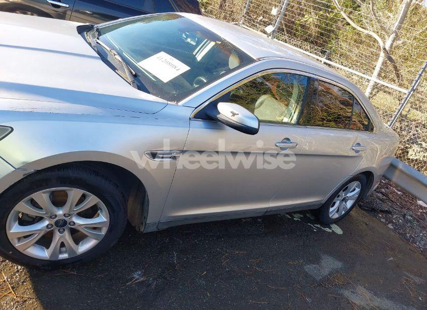 Photo 14 of 2010 Ford Taurus SEL (VIN 1FAHP2EW2AG127998)