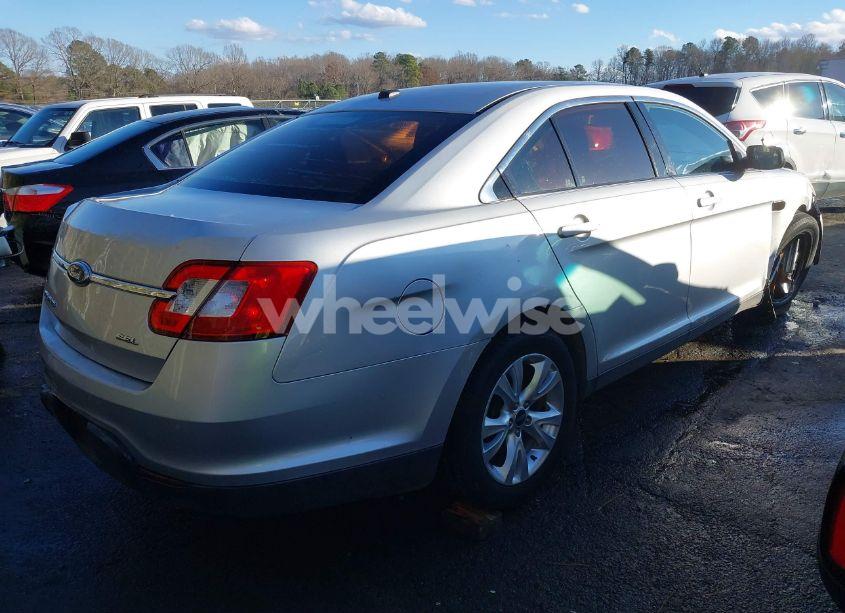 Photo 4 of 2010 Ford Taurus SEL (VIN 1FAHP2EW2AG127998)