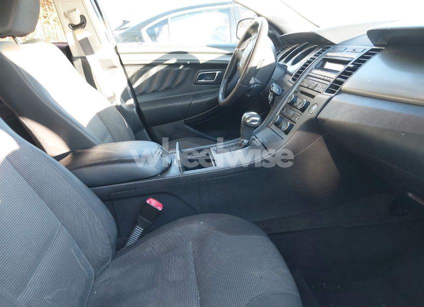 Photo 5 of 2010 Ford Taurus SEL (VIN 1FAHP2EW2AG127998)