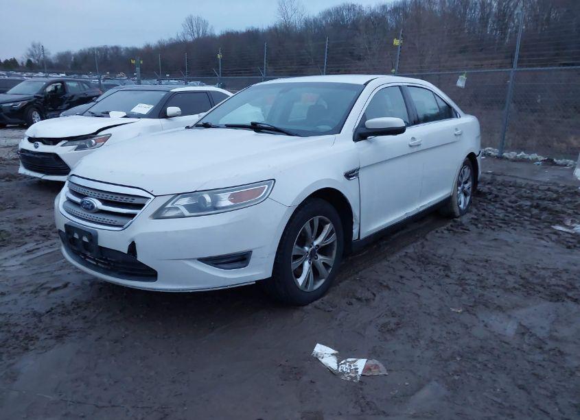 Photo 2 of 2011 Ford Taurus SEL (VIN 1FAHP2EW2BG103444)