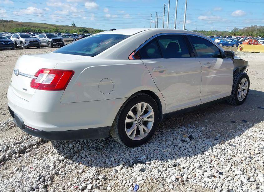 Photo 4 of 2011 Ford Taurus SEL (VIN 1FAHP2EW3BG123220)