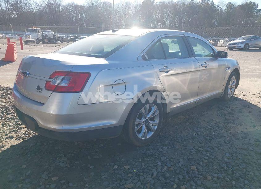 Photo 4 of 2010 Ford Taurus SEL (VIN 1FAHP2EW4AG153762)