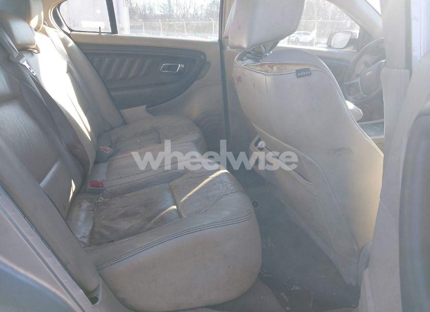 Photo 8 of 2010 Ford Taurus SEL (VIN 1FAHP2EW4AG153762)