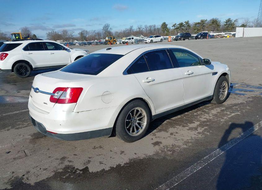 Photo 4 of 2011 Ford Taurus SEL (VIN 1FAHP2EW4BG172863)