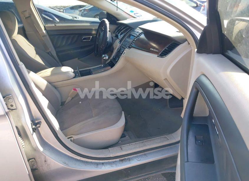 Photo 5 of 2010 Ford Taurus SEL (VIN 1FAHP2EW5AG131060)