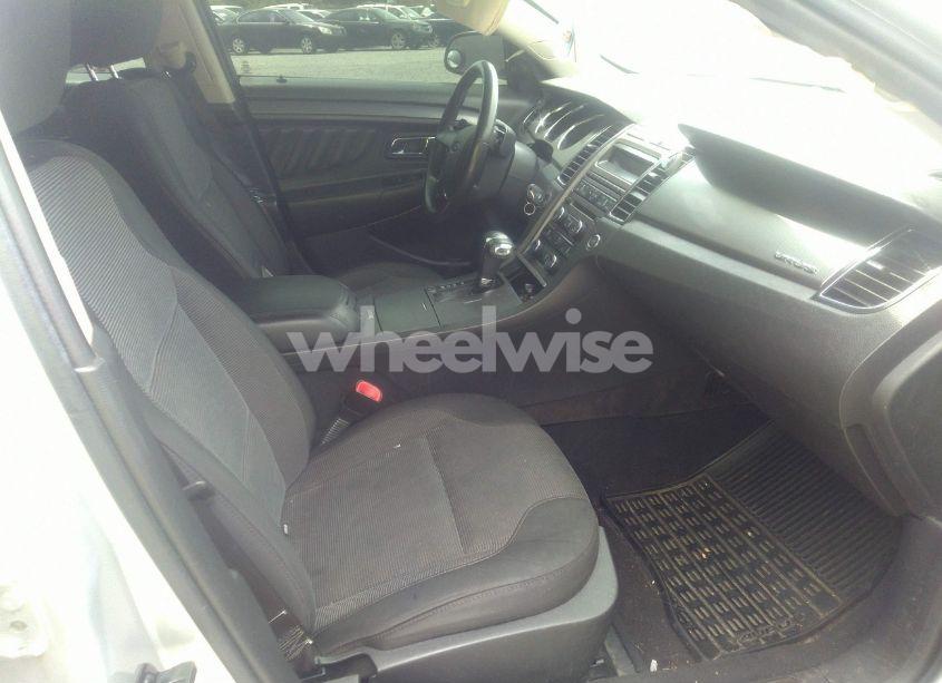 Photo 5 of 2010 Ford Taurus SEL (VIN 1FAHP2EW5AG139658)