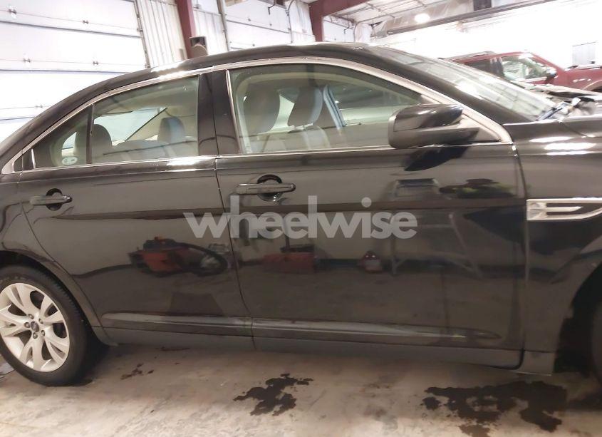 Photo 13 of 2010 Ford Taurus SEL (VIN 1FAHP2EW5AG141880)