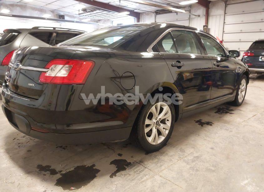 Photo 4 of 2010 Ford Taurus SEL (VIN 1FAHP2EW5AG141880)