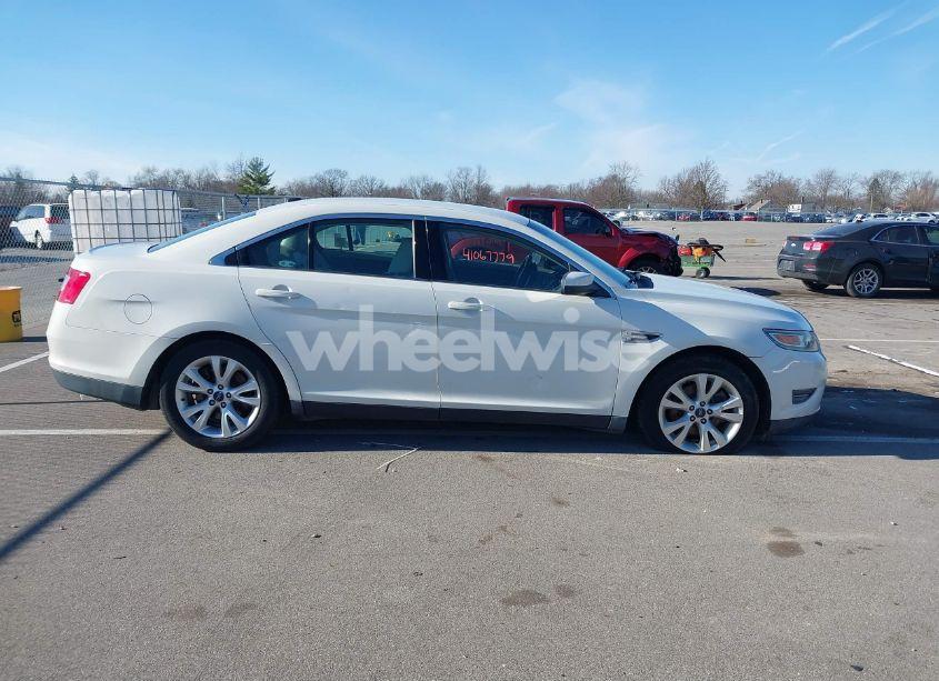 Photo 13 of 2010 Ford Taurus SEL (VIN 1FAHP2EW5AG165354)