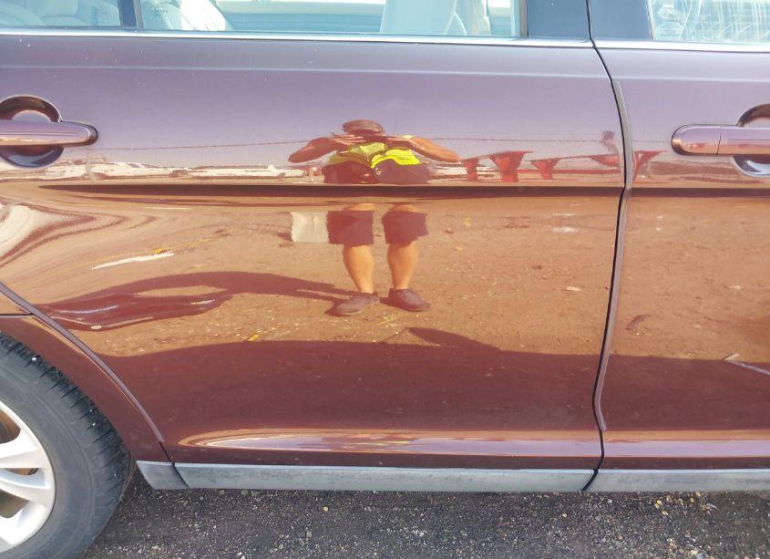 Photo 6 of 2010 Ford Taurus SEL (VIN 1FAHP2EW6AG113263)