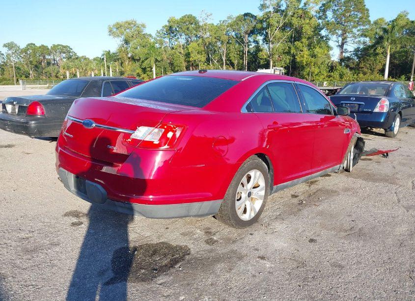 Photo 4 of 2010 Ford Taurus SEL (VIN 1FAHP2EW6AG156825)