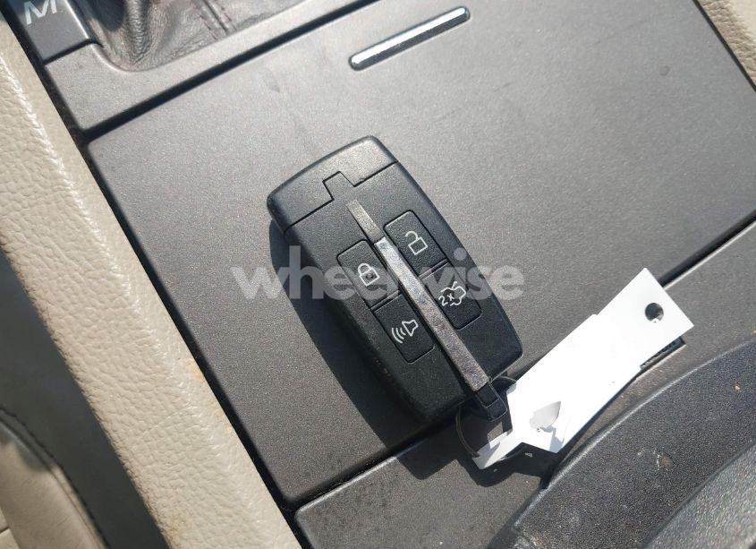 Photo 11 of 2010 Ford Taurus SEL (VIN 1FAHP2EW7AG116494)