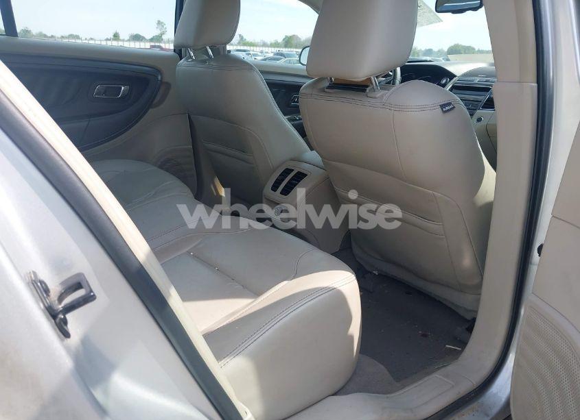 Photo 8 of 2010 Ford Taurus SEL (VIN 1FAHP2EW7AG116494)