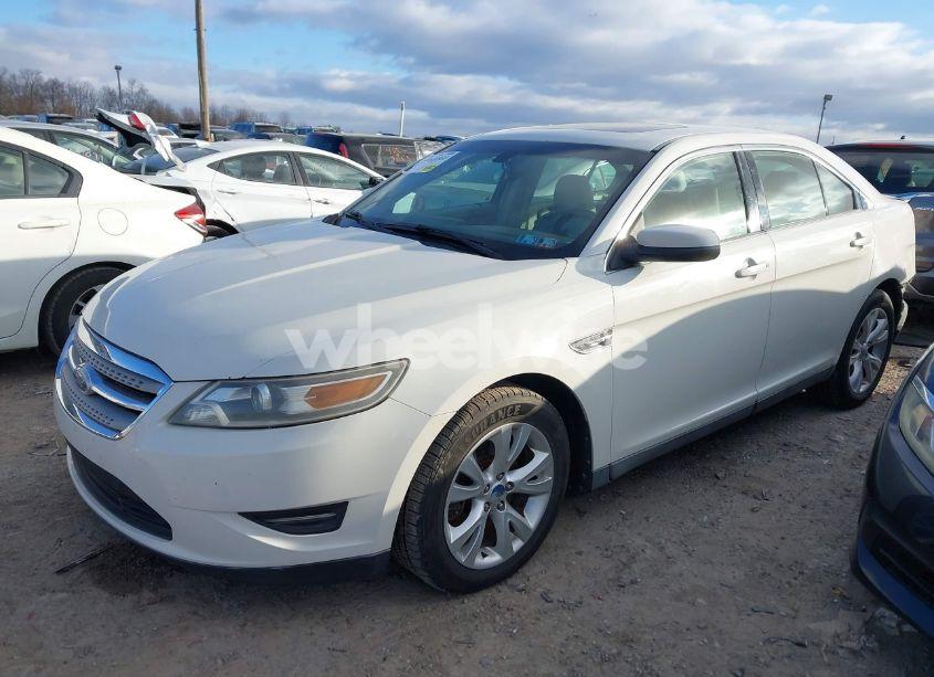 Photo 2 of 2010 Ford Taurus SEL (VIN 1FAHP2EWXAG160473)