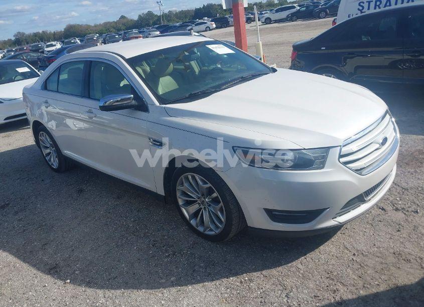 2016 Ford Taurus LIMITED (VIN 1FAHP2F85GG104112) main photo