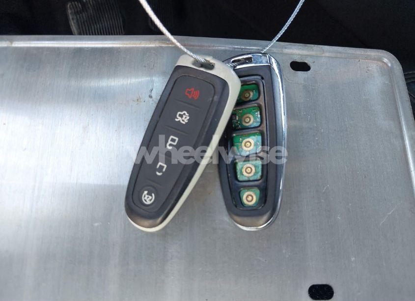 Photo 11 of 2015 Ford Taurus LIMITED (VIN 1FAHP2F86FG118647)