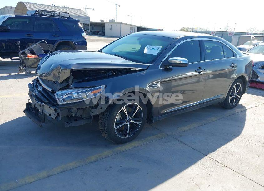 Photo 2 of 2015 Ford Taurus LIMITED (VIN 1FAHP2F86FG118647)