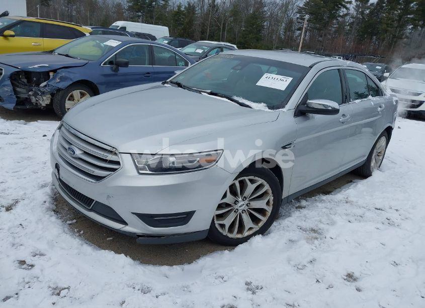Photo 2 of 2019 Ford Taurus LIMITED (VIN 1FAHP2F86KG107562)