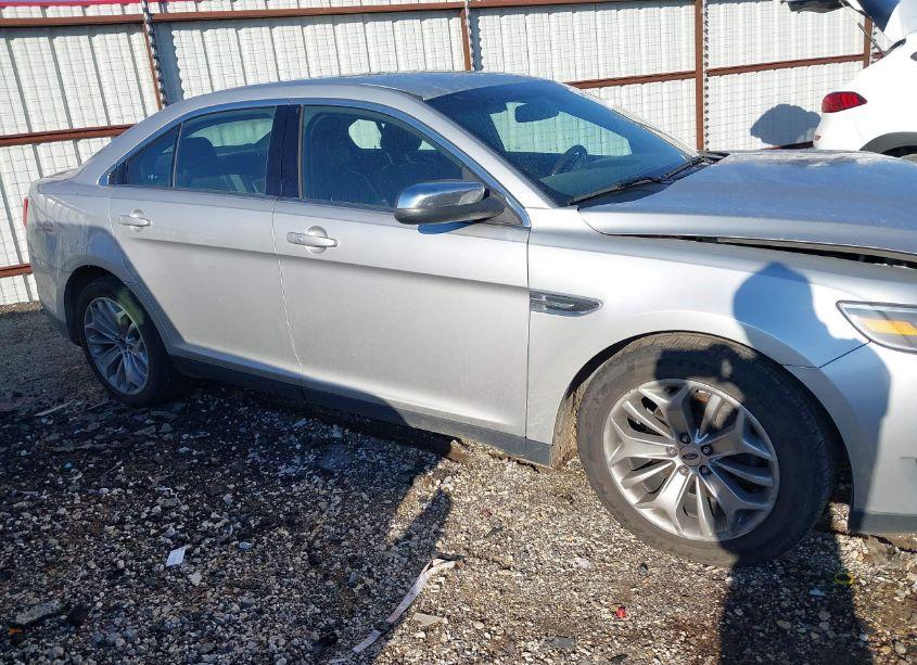 Photo 13 of 2015 Ford Taurus LIMITED (VIN 1FAHP2F87FG104739)