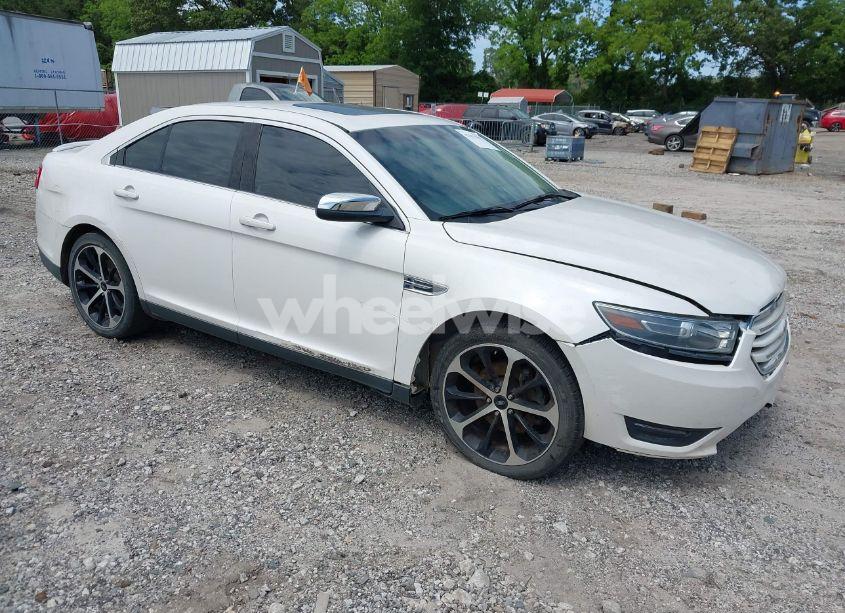 2015 Ford Taurus LIMITED (VIN 1FAHP2F8XFG175319) main photo