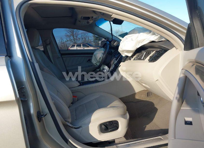 Photo 5 of 2010 Ford Taurus LIMITED (VIN 1FAHP2FW5AG153395)