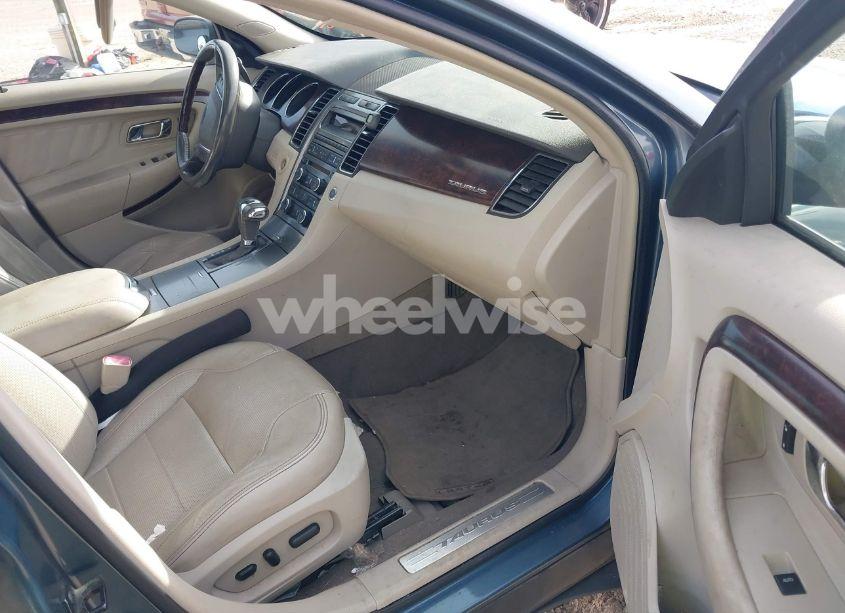 Photo 5 of 2010 Ford Taurus LIMITED (VIN 1FAHP2FW6AG144009)