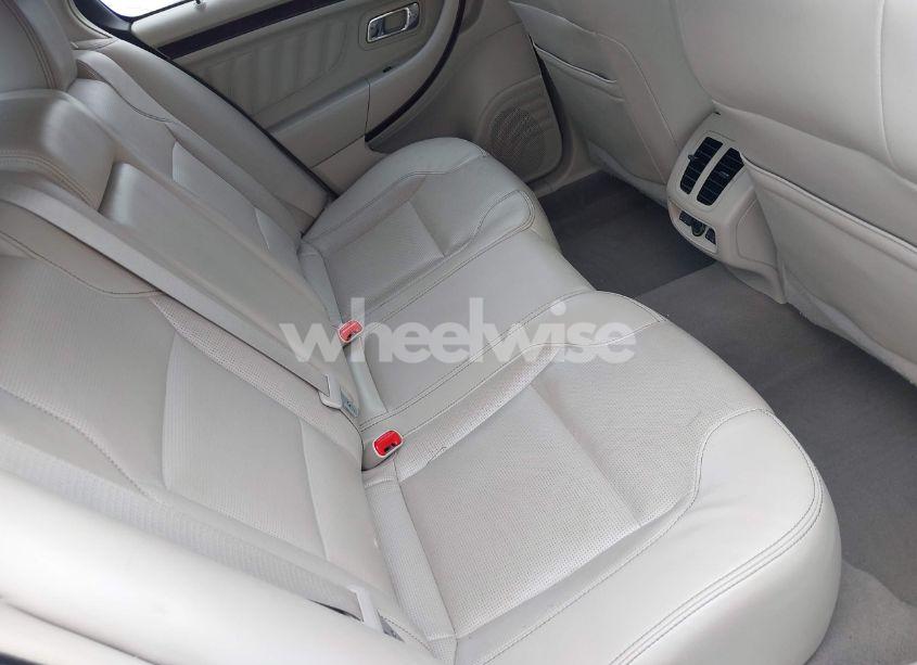 Photo 8 of 2010 Ford Taurus LIMITED (VIN 1FAHP2FW6AG144074)