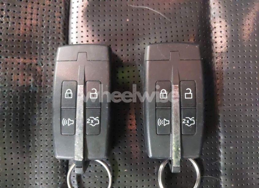 Photo 11 of 2011 Ford Taurus LIMITED (VIN 1FAHP2FW8BG185274)