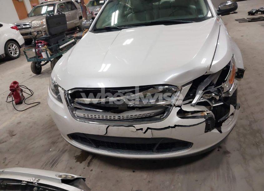 Photo 12 of 2010 Ford Taurus LIMITED (VIN 1FAHP2FWXAG122482)