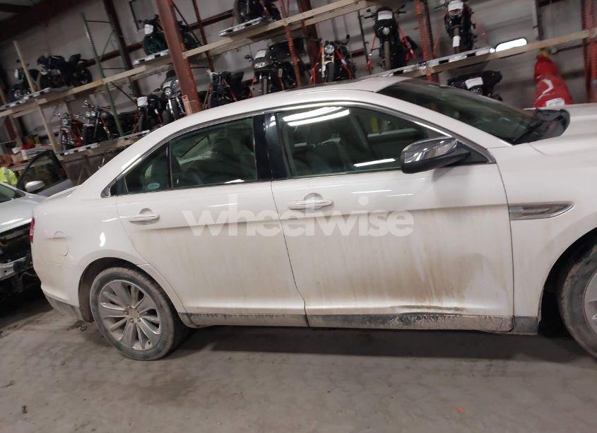 Photo 13 of 2010 Ford Taurus LIMITED (VIN 1FAHP2FWXAG122482)