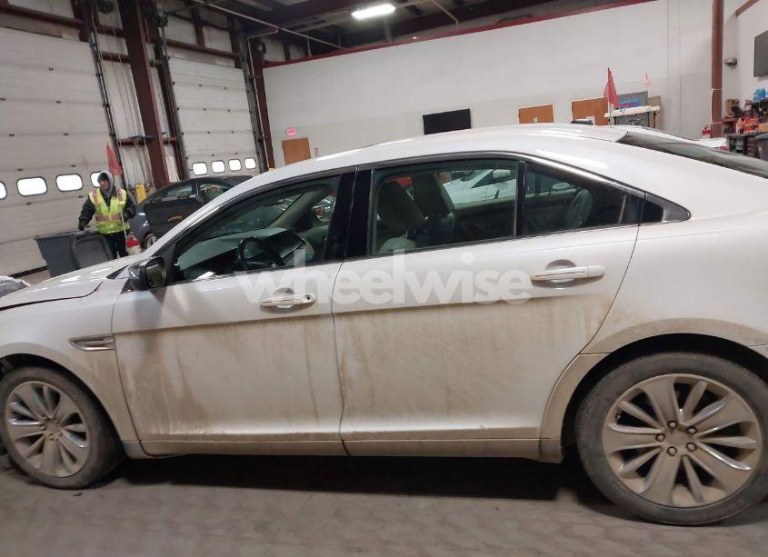 Photo 14 of 2010 Ford Taurus LIMITED (VIN 1FAHP2FWXAG122482)