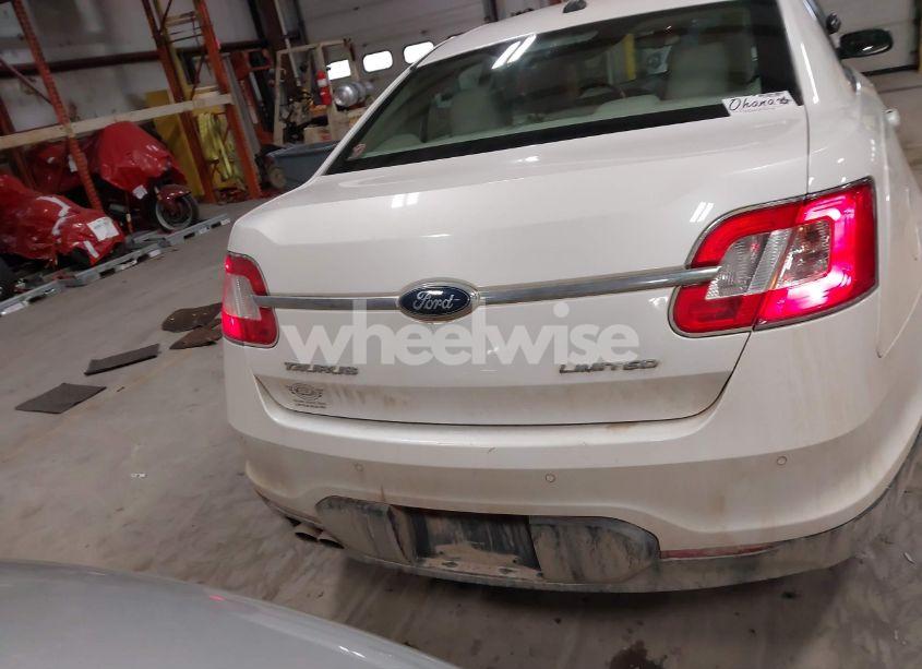 Photo 16 of 2010 Ford Taurus LIMITED (VIN 1FAHP2FWXAG122482)