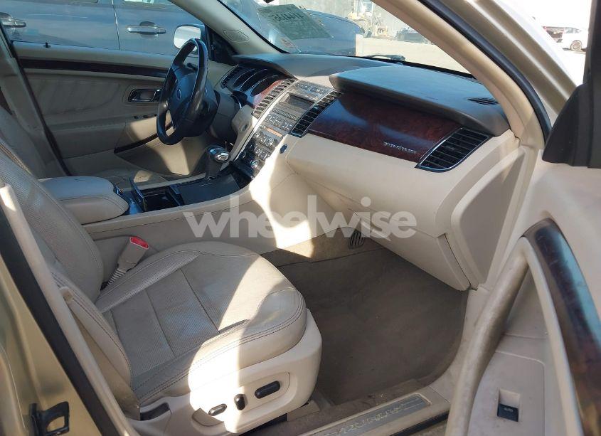 Photo 5 of 2010 Ford Taurus LIMITED (VIN 1FAHP2FWXAG142196)