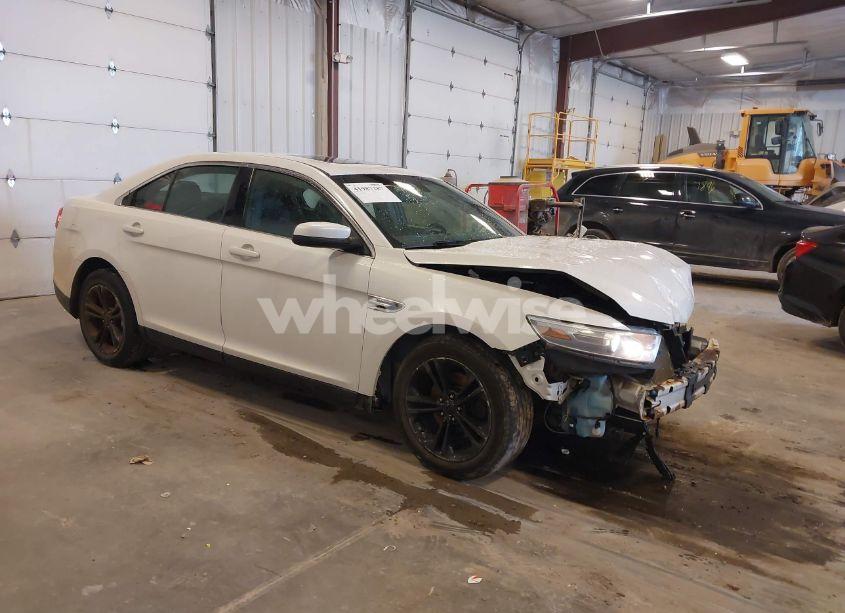 2014 Ford Taurus SEL (VIN 1FAHP2H80EG151946) main photo