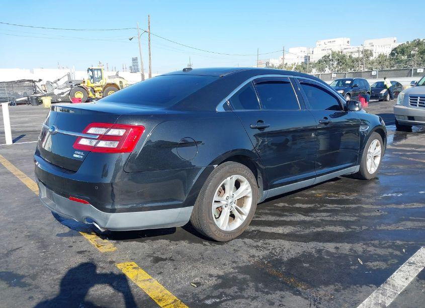 Photo 4 of 2013 Ford Taurus SEL (VIN 1FAHP2H82DG200031)