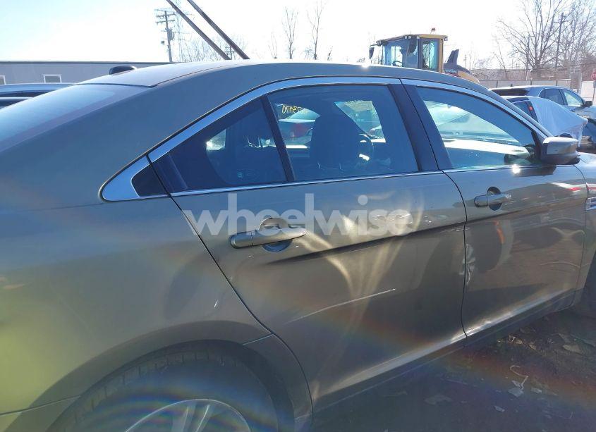 Photo 13 of 2013 Ford Taurus SEL (VIN 1FAHP2H82DG202314)