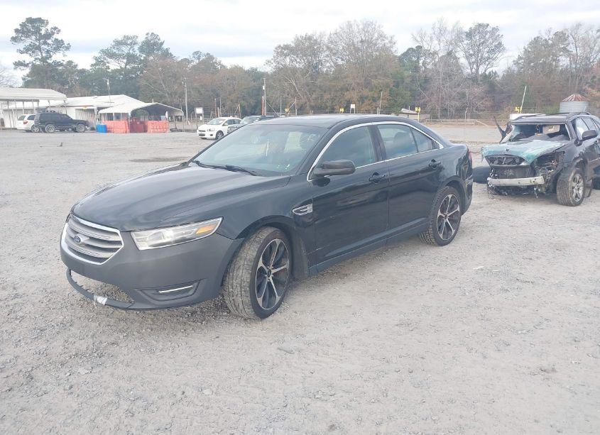 Photo 2 of 2015 Ford Taurus SEL (VIN 1FAHP2H82FG103849)