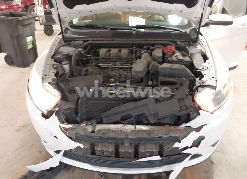 Photo 10 of 2015 Ford Taurus SEL (VIN 1FAHP2H82FG183637)
