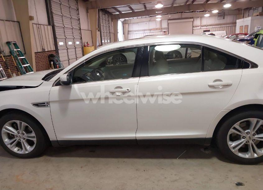 Photo 14 of 2015 Ford Taurus SEL (VIN 1FAHP2H82FG183637)